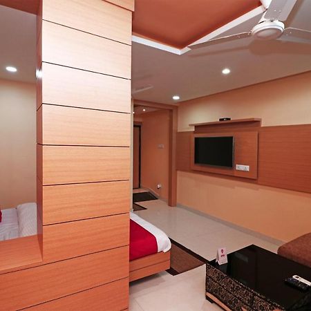 Capital O Hotel Sapphire Inn Gorakhpur Εξωτερικό φωτογραφία