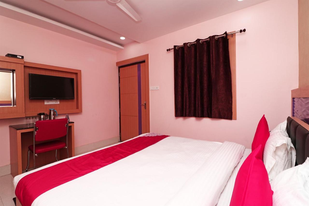 Capital O Hotel Sapphire Inn Gorakhpur Εξωτερικό φωτογραφία